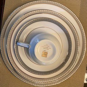 40 Piece Mikasa Platinum Crown Fine China L3428